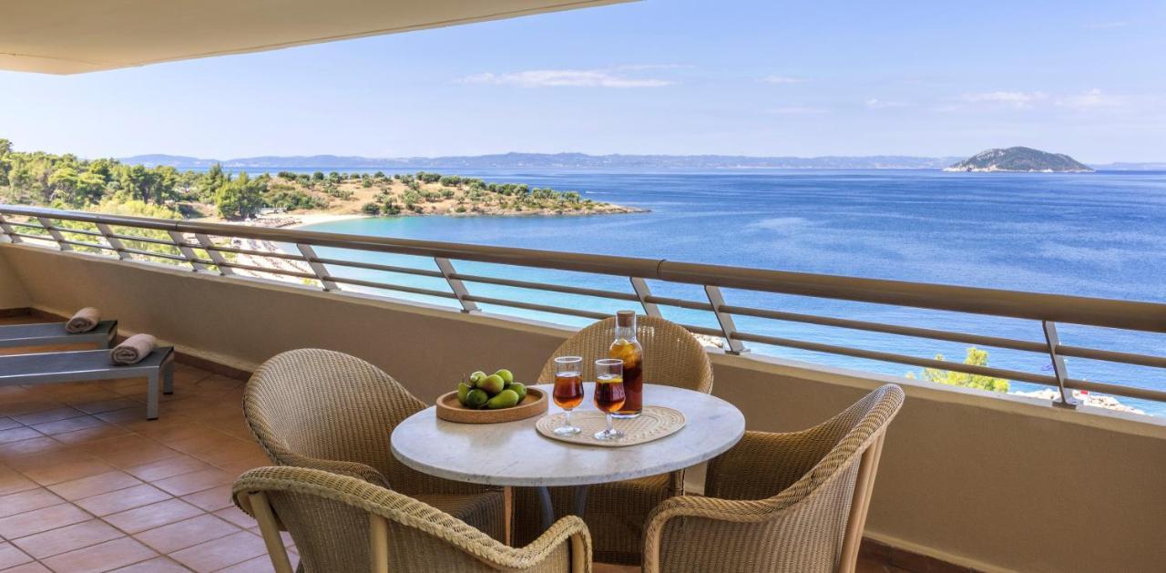 Porto Carras Meliton Hotel Neos Marmaras Exterior foto A balcony
