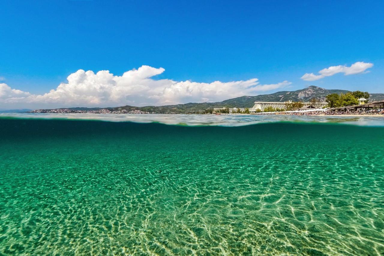 Porto Carras Meliton Hotel Neos Marmaras Exterior foto The sea of Cala Galdana
