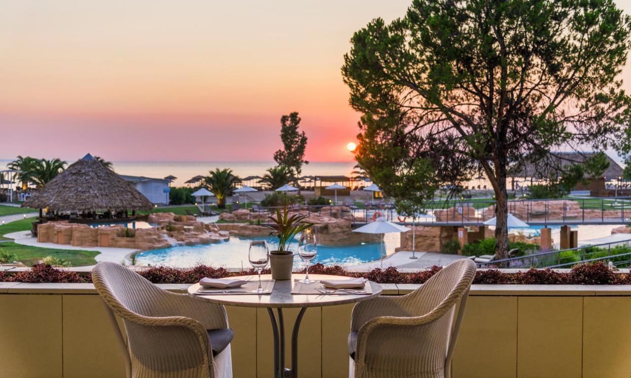 Porto Carras Meliton Hotel Neos Marmaras Exterior foto Sunset at the resort