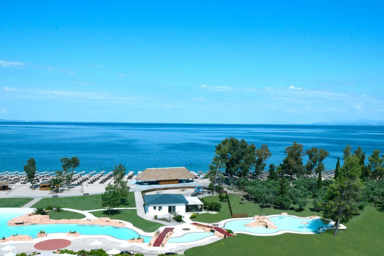 Porto Carras Meliton Hotel Neos Marmaras Exterior foto View of the Adriatic Sea from the hotel