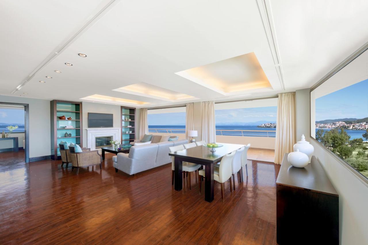 Porto Carras Meliton Hotel Neos Marmaras Exterior foto A penthouse apartment in the complex
