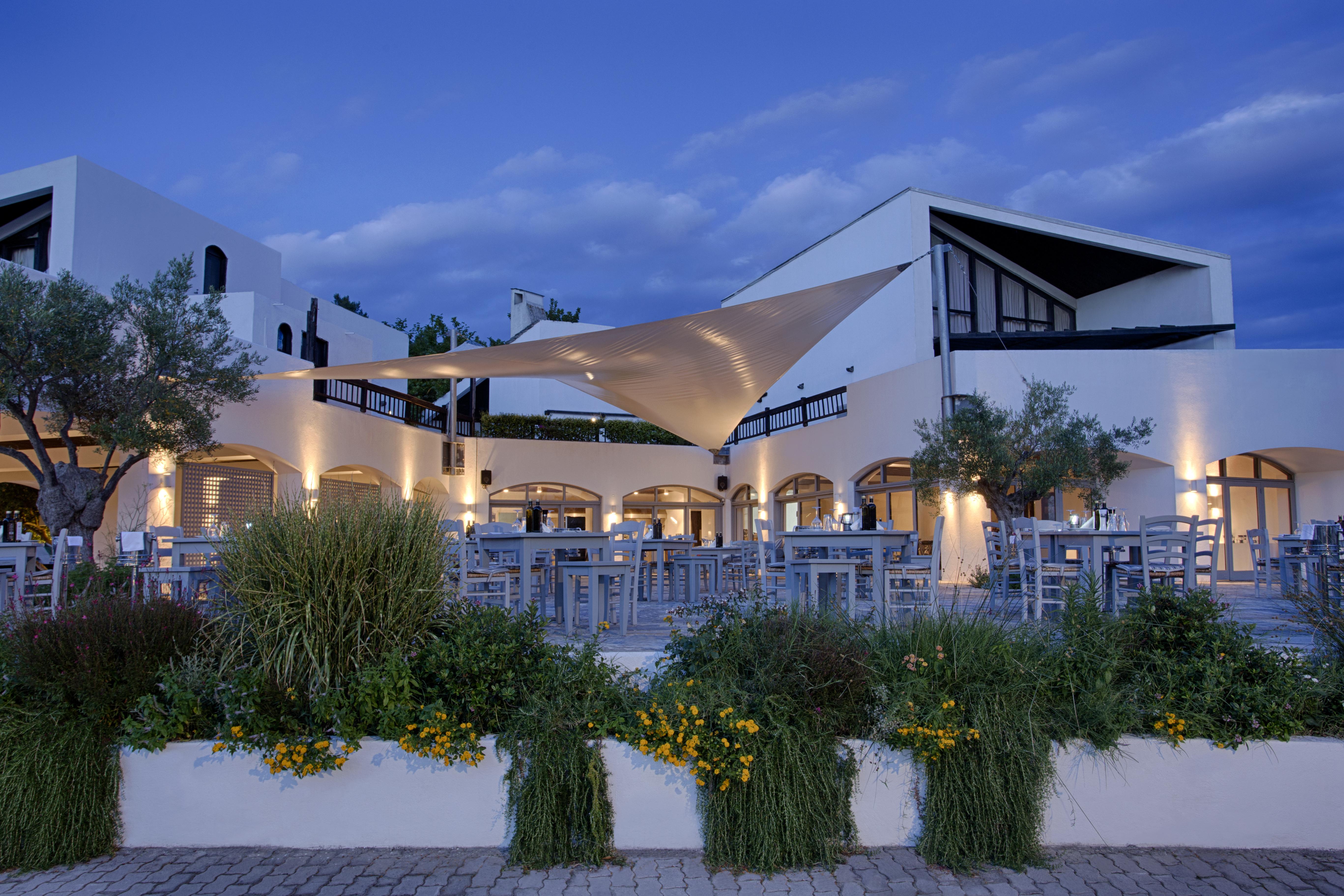 Porto Carras Meliton Hotel Neos Marmaras Exterior foto The hotel's main building